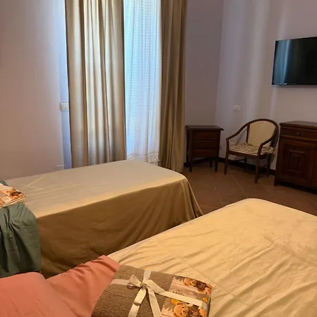 Del Piano - Private Parking