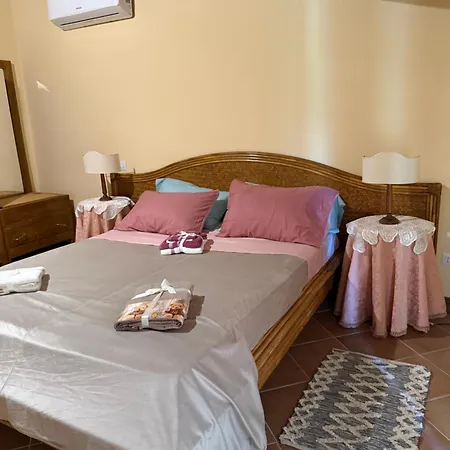 Del Piano - Private Parking