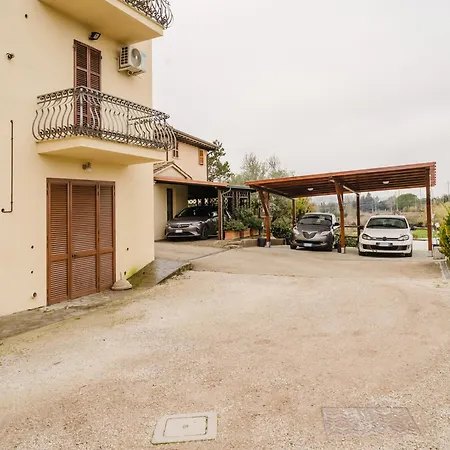 Del Piano - Private Parking