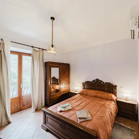 Del Piano - Private Parking *