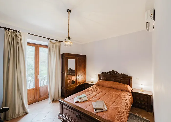 Del Piano - Private Parking *